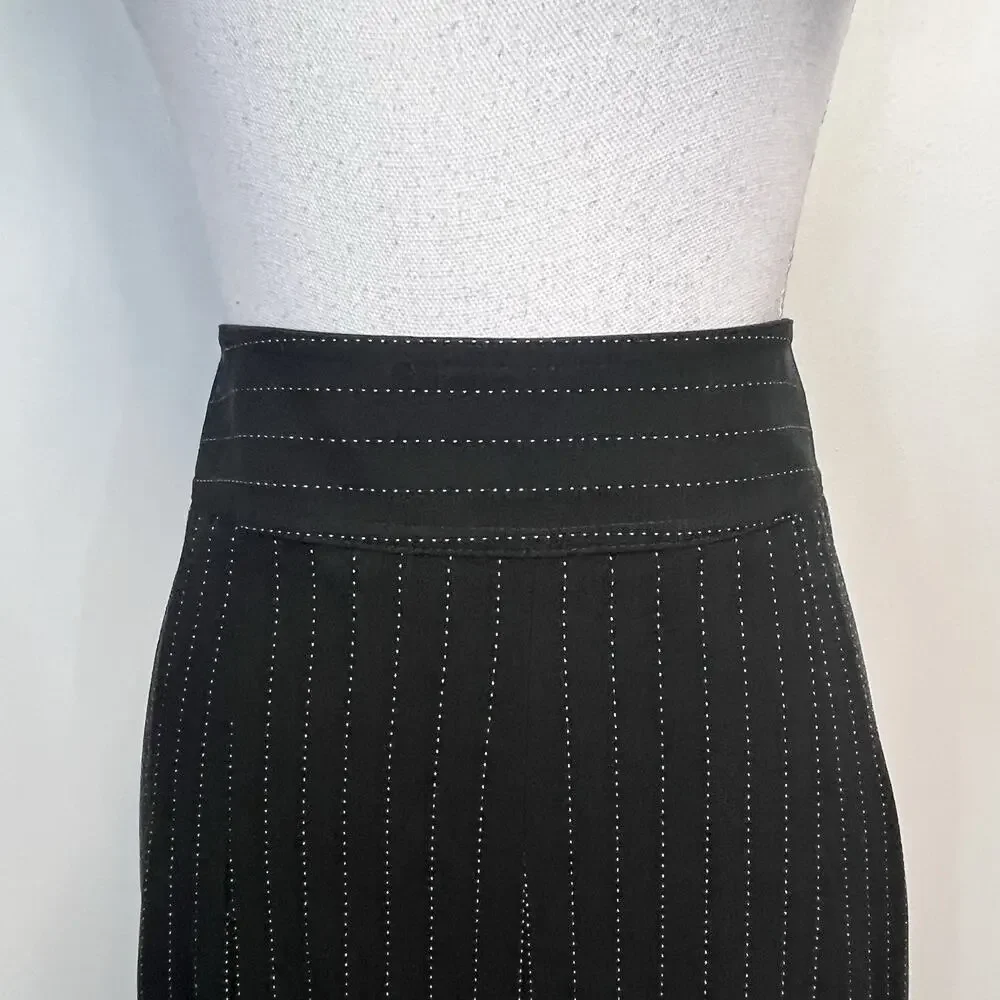 Villager Liz Claiborne Skirt size 16 Black White Pinstripe Knee Pleats Stretch